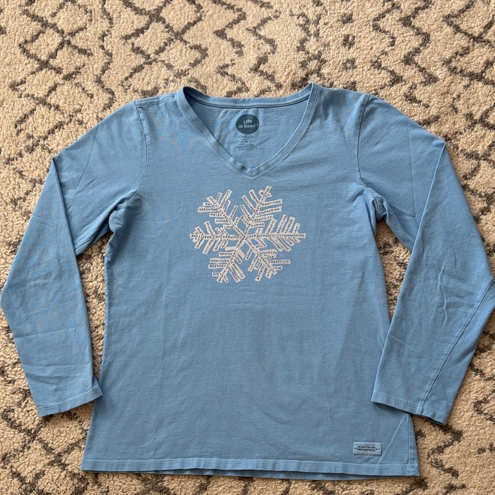 Life Is Good Women's Blue Snowflake Long Sleeve Tee